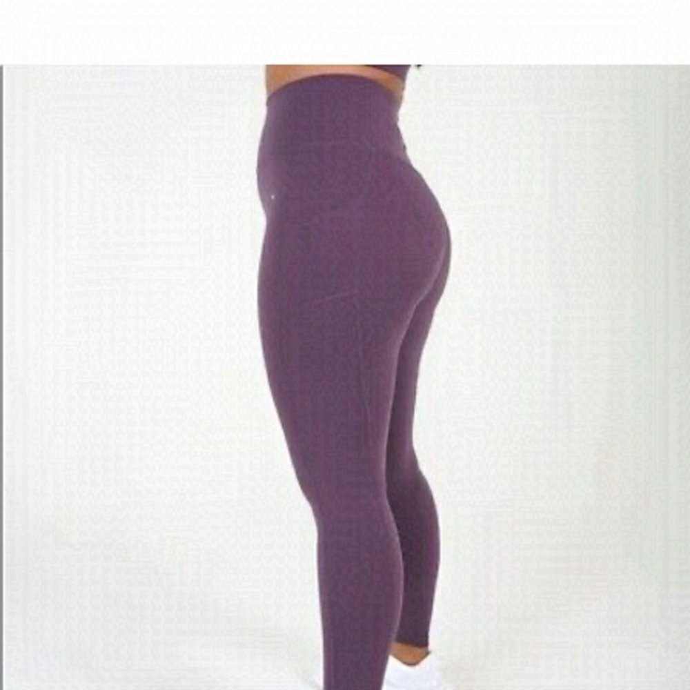 𝅺love Fitness Women's Size Small Elite Pocket Leggings Purple size medium